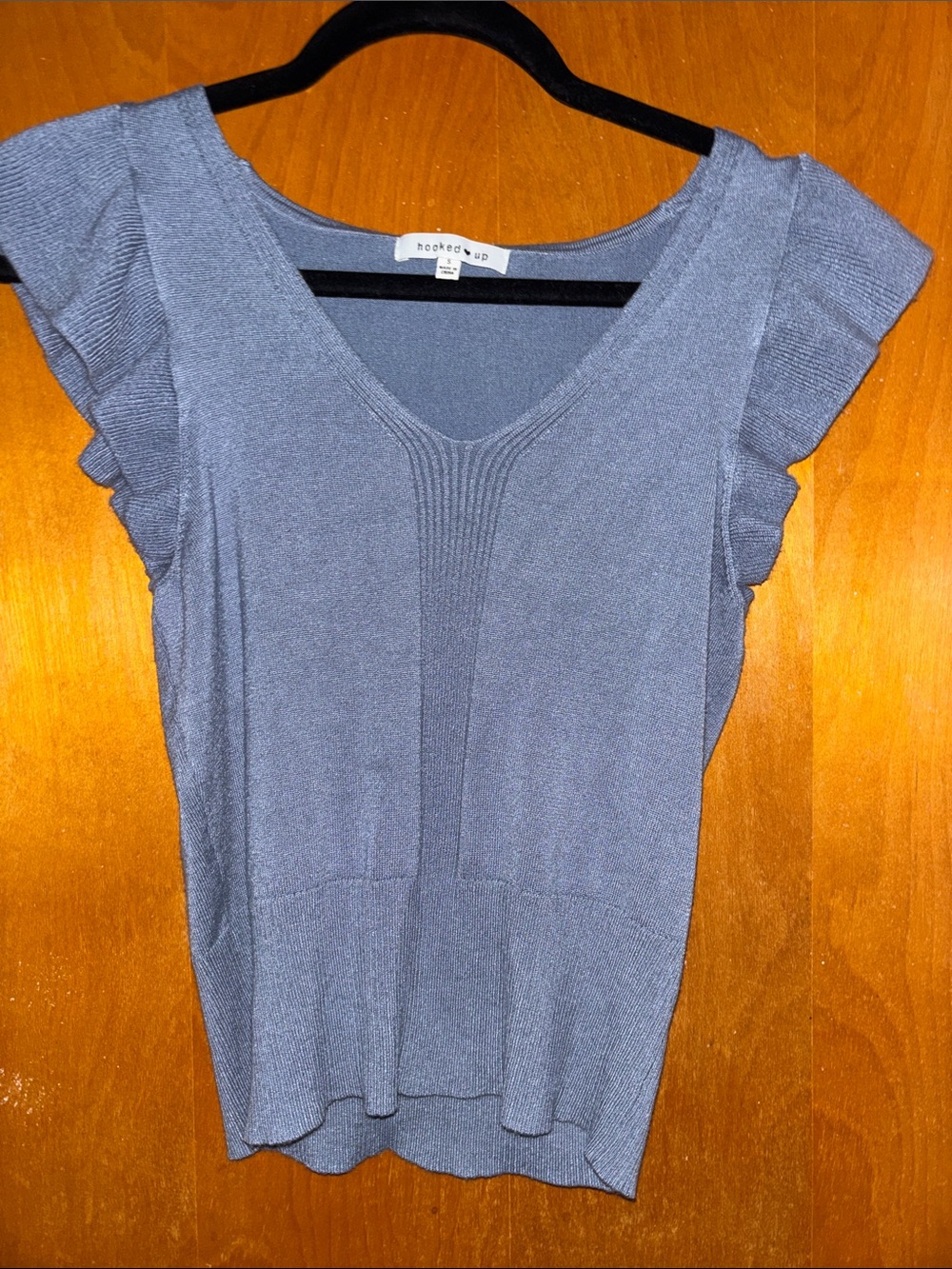 Hooked Up by IOT Slate Blue V‑Neck Knit Flutter Sleeve Tank